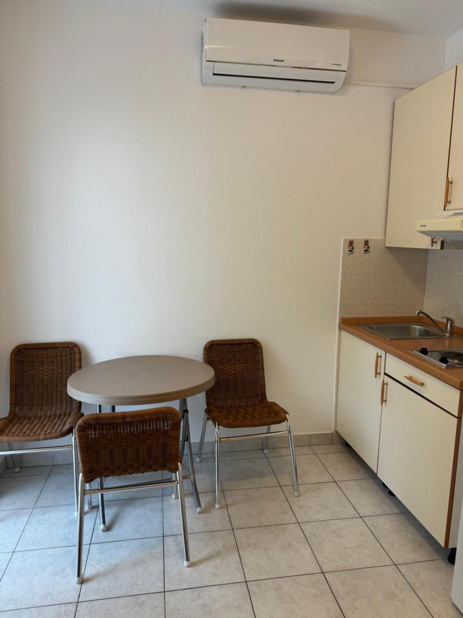 House 100M From The Beach With Free Parking And Breakfast Baška Voda Екстериор снимка