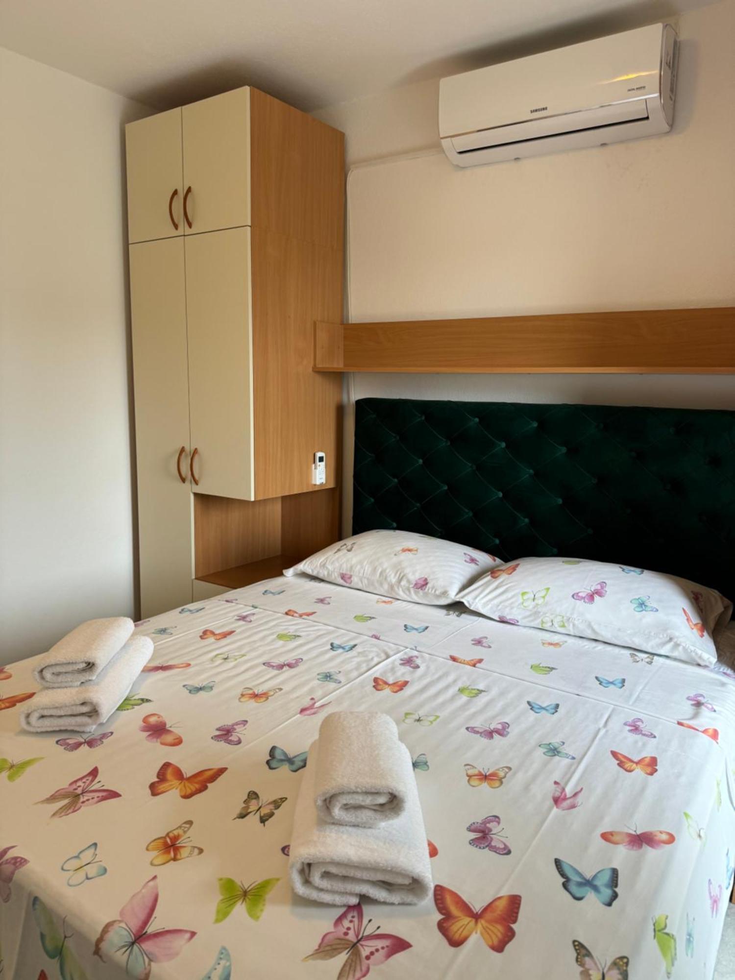 House 100M From The Beach With Free Parking And Breakfast Baška Voda Екстериор снимка