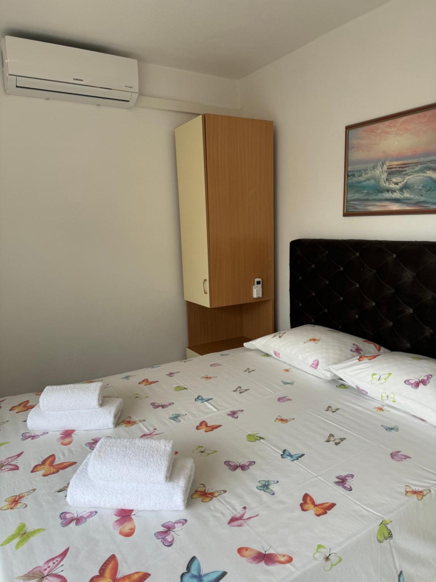 House 100M From The Beach With Free Parking And Breakfast Baška Voda Екстериор снимка