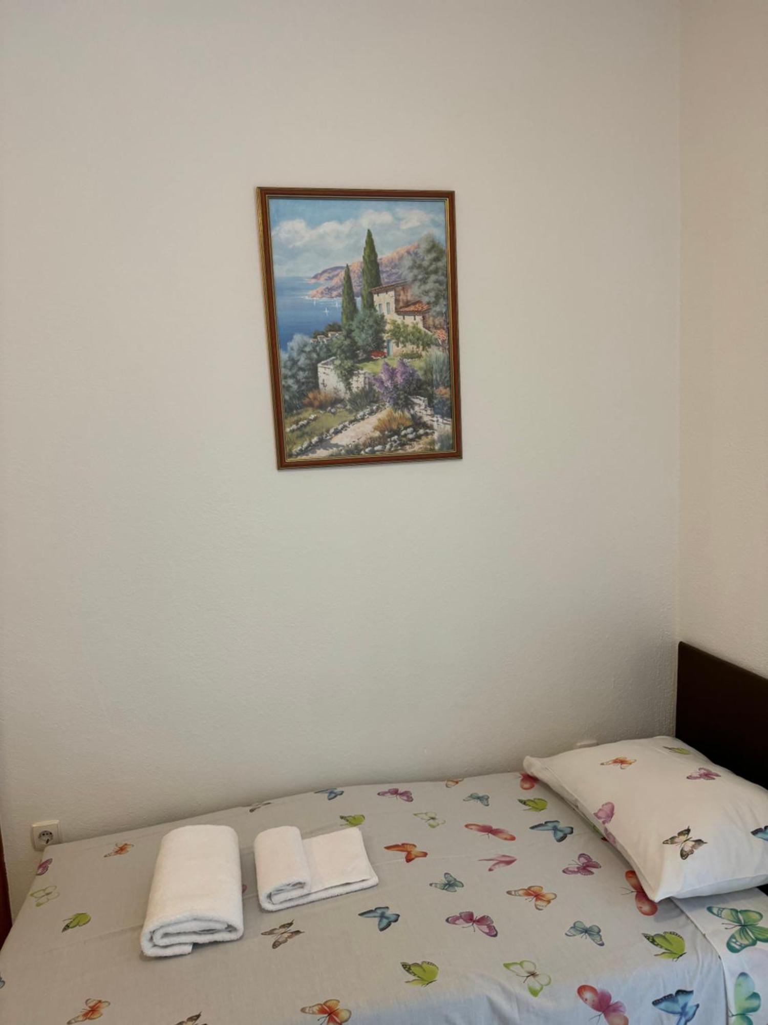 House 100M From The Beach With Free Parking And Breakfast Baška Voda Екстериор снимка
