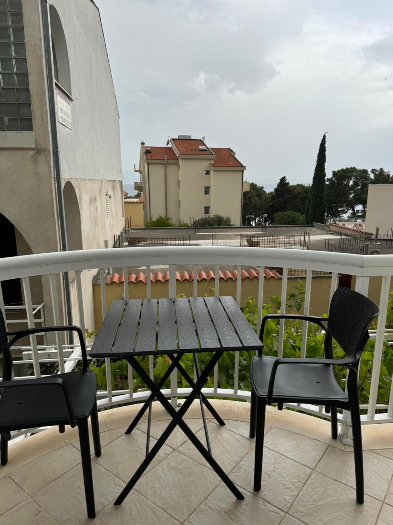 House 100M From The Beach With Free Parking And Breakfast Baška Voda Екстериор снимка