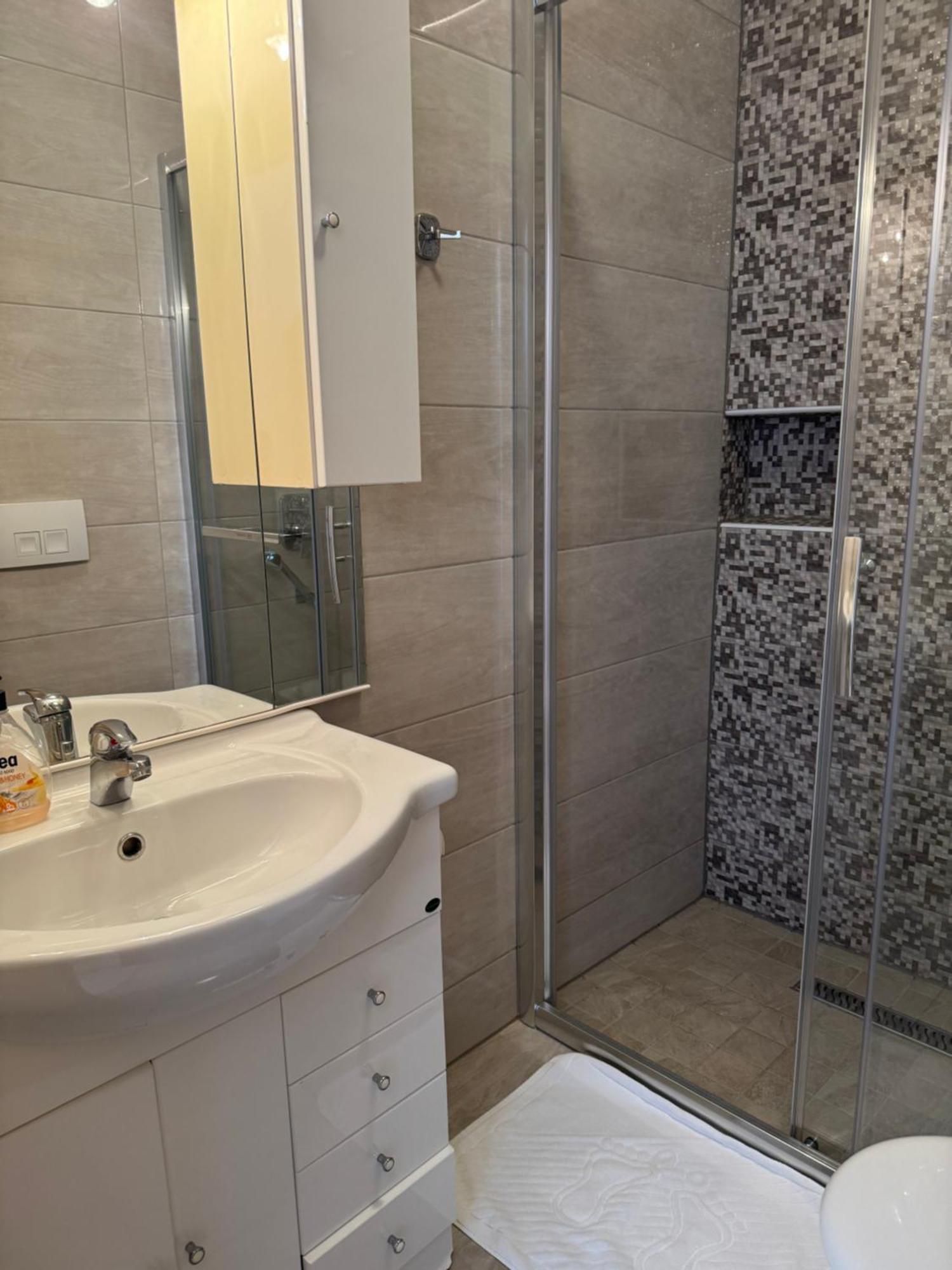 House 100M From The Beach With Free Parking And Breakfast Baška Voda Екстериор снимка