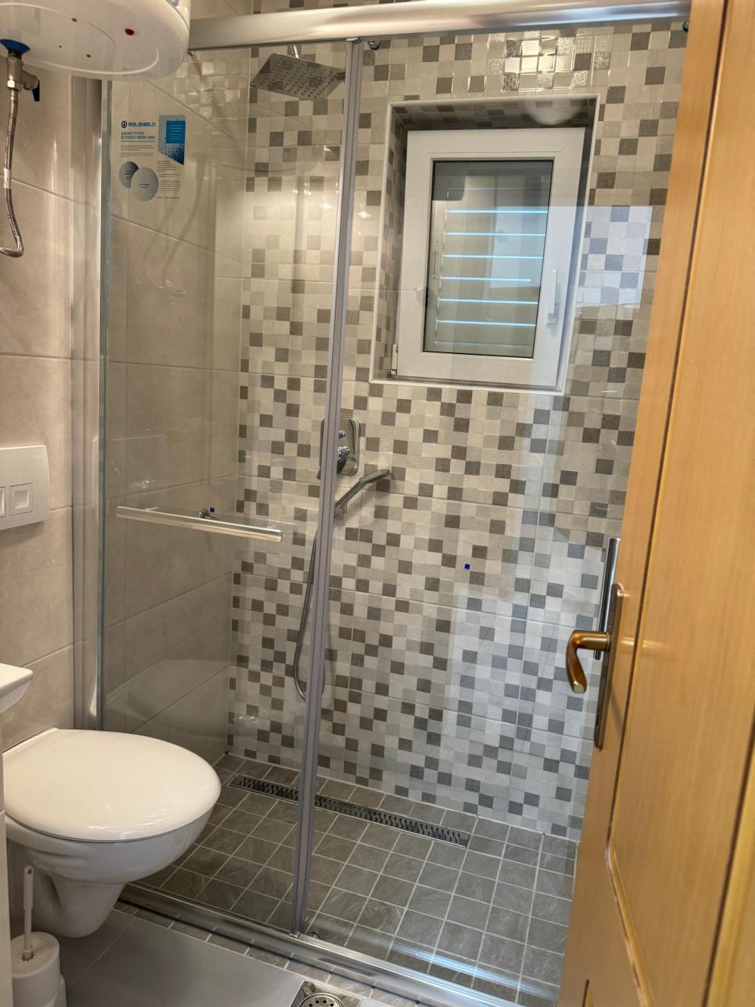 House 100M From The Beach With Free Parking And Breakfast Baška Voda Екстериор снимка