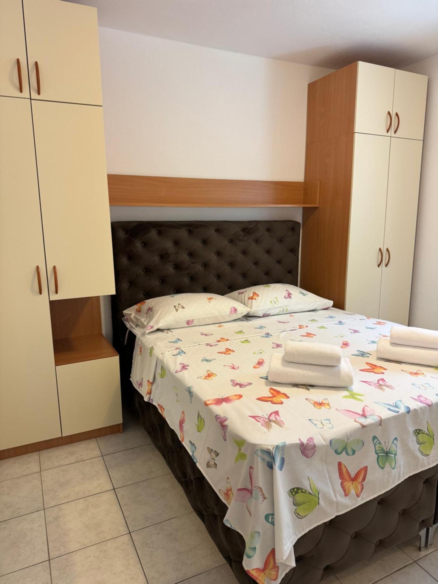 House 100M From The Beach With Free Parking And Breakfast Baška Voda Екстериор снимка