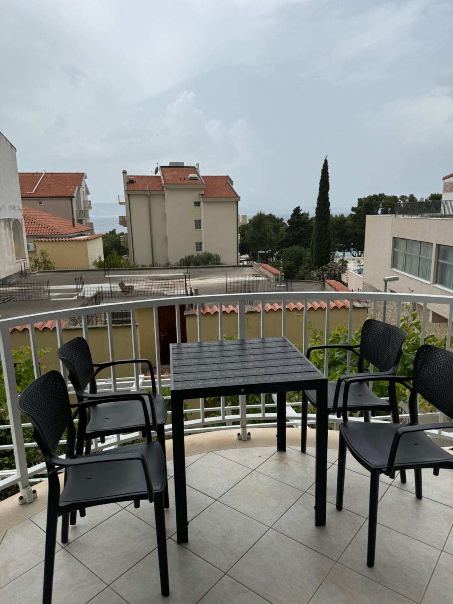 House 100M From The Beach With Free Parking And Breakfast Baška Voda Екстериор снимка