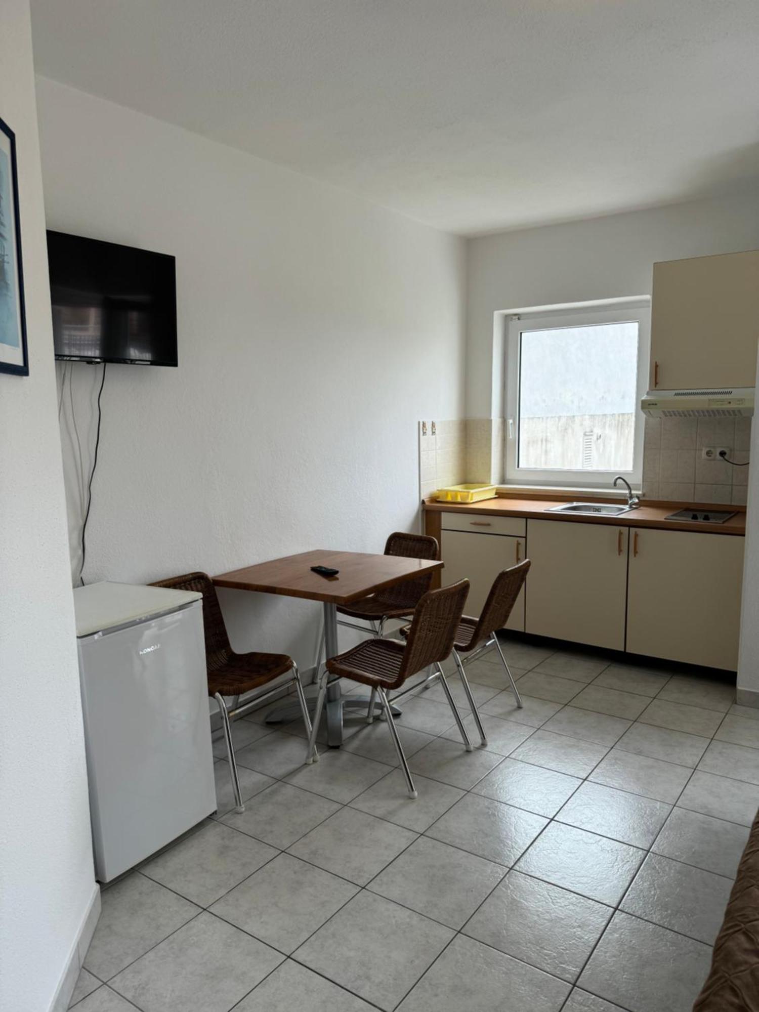 House 100M From The Beach With Free Parking And Breakfast Baška Voda Екстериор снимка