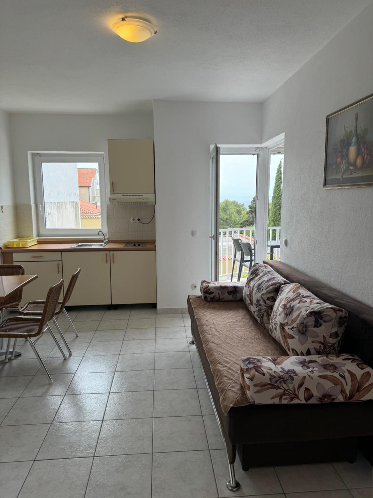 House 100M From The Beach With Free Parking And Breakfast Baška Voda Екстериор снимка