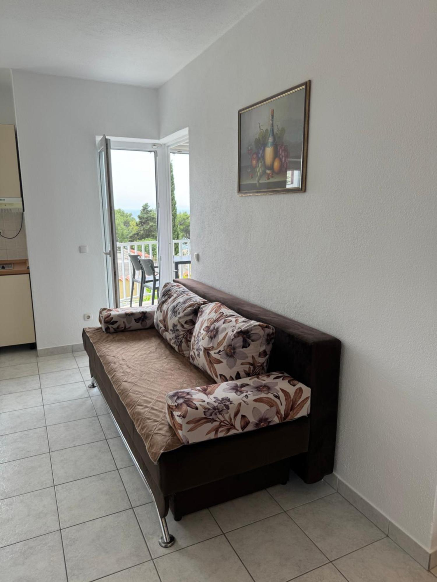 House 100M From The Beach With Free Parking And Breakfast Baška Voda Екстериор снимка