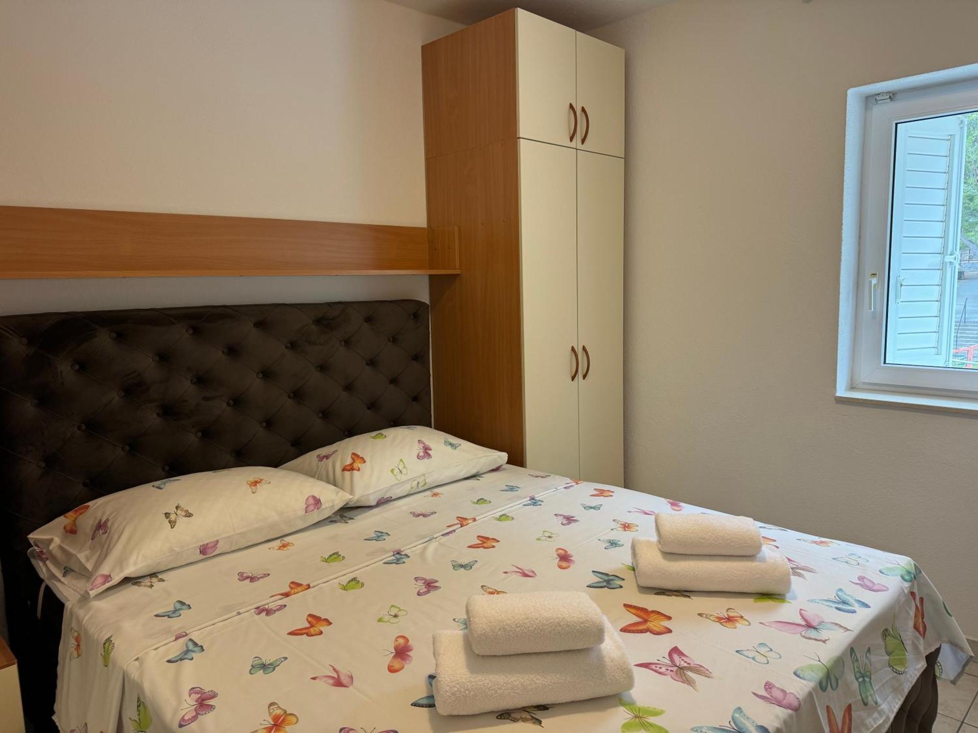 House 100M From The Beach With Free Parking And Breakfast Baška Voda Екстериор снимка