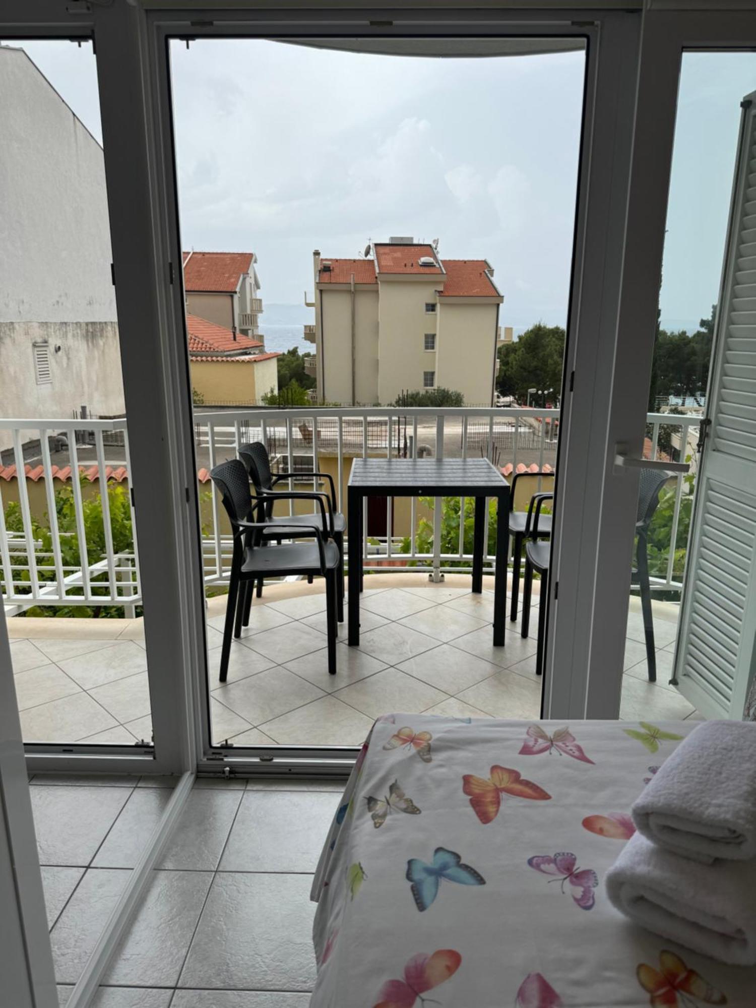House 100M From The Beach With Free Parking And Breakfast Baška Voda Екстериор снимка